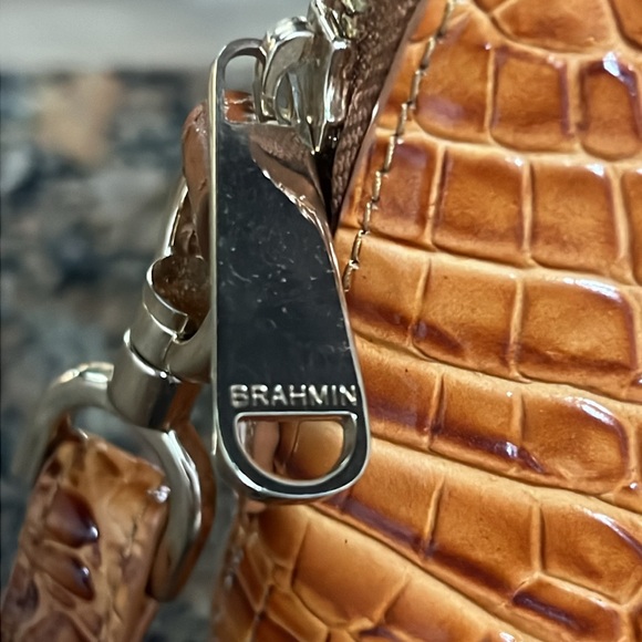 Beautiful Brahmin crossbody purse - Picture 4 of 13